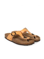 Geox Klapki "Brionia" | D15LSB00043 | Kobieta | Żółty. Żółte klapki damskie Geox, bez wzorów, ze skóry, bez obcasa. W wyprzedaży za 199.00 zł.
