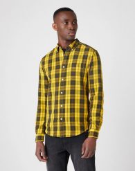 WRANGLER LS 1PKT BUTTON DOWN MĘSKA KOSZULA GOLDEN ROD W5F34MX1K 112130124. Koszule męskie Wrangler, m, bez wzorów, bez kołnierzyka, bez ramiączek. Za 129.99 zł.