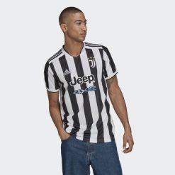 Koszulka domowa Juventus 2021/22. Białe t-shirty sportowe męskie Adidas, s, bez ramiączek, na fitness i siłownię. W wyprzedaży za 273.70 zł.