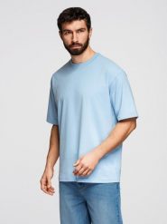 T-shirt bawełniany męski LOOSE FIT z okrągłym dekoltem – błękitny V7 - Rozmiar: L. Niebieskie t-shirty męskie Ombre Clothing, l, bez wzorów, z bawełny, bez kołnierzyka. W wyprzedaży za 59.50 zł.