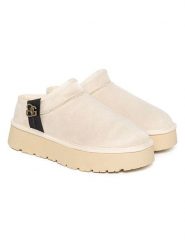 Blackfield Botki zimowe "Edila" w kolorze beżowym rozmiar: 41. Brązowe botki damskie Blackfield, na zimę, bez obcasa, na platformie, bez zapięcia. Za 190.45 zł.