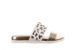 Klapki Bayla-161 006-5177-8502 Gold White Shiny, Złoty/Biały, Skóra naturalna lakierowana - 39. Żółte klapki damskie Bayla, bez wzorów, z lakierowanej skóry, bez obcasa. W wyprzedaży za 89.10 zł.