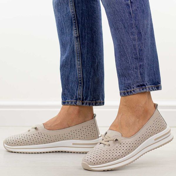 Beżowe ażurowe skórzane półbuty damskie S.Barski 7044. Brązowe półbuty damskie S.BARSKI, w ażurowe wzory, z jeansu, klasyczne, bez obcasa, na płaskiej podeszwie. Za 249.00 zł.