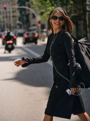 4F Spodenki casual damskie 4F x Anna Lewandowska - czarne M. Czarne spodenki sportowe damskie 4f, bez wzorów, z dzianiny, casualowe, z podwyższonym stanem. Za 149.99 zł.
