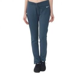Spodnie treningowe damskie Nike 614920464. Niebieskie spodnie sportowe damskie Nike, m, z dresówki, na fitness i siłownię. Za 209.00 zł.