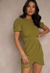 Jasnozielona Sukienka o Dopasowanym Kroju z Marszczeniem Redorielle. Zielone sukienki damskie Renee, l, bez wzorów, eleganckie, bez kołnierzyka, bez ramiączek, mini, dopasowane. W wyprzedaży za 95.99 zł.