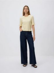 Sweter z wiskozą - jasnożółty. Żółte swetry klasyczne damskie Reserved, l, z dzianiny, bez kołnierzyka. Za 89.99 zł.