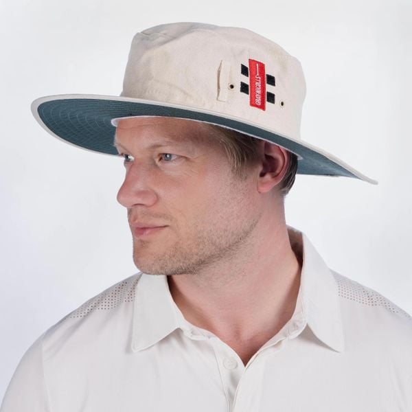 Kapelusz Gray-Nicolls Sun. Białe kapelusze damskie GRAY-NICOLLS, bez wzorów, z bawełny. Za 135.50 zł.