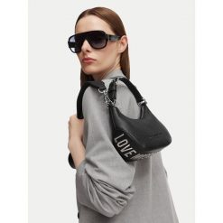 Torebka LOVE MOSCHINO. Czarne torebki klasyczne damskie Love Moschino, bez wzorów, bez dodatków. Za 919.99 zł.