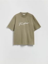 T-shirt comfort z nadrukiem - jasnozielony. Zielone t-shirty męskie Reserved, l, bez wzorów, z bawełny, bez kołnierzyka. Za 69.99 zł.