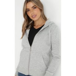 Jasnoszara Bluza z Kapturem Zapinana na Suwak Erekai. Szare bluzy z kapturem damskie Born2be, l, z dzianiny. Za 99.99 zł.