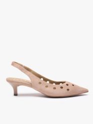 Brudnoróżowe wycinane czółenka bez pięty slingback. Czerwone czółenka damskie Ryłko, w ażurowe wzory, z gumy, bez obcasa, na obcasie. Za 349.99 zł.