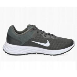 Buty Nike Revolution 6 DC3728-004. Białe obuwie do biegania damskie Nike, nike revolution. Za 235.80 zł.