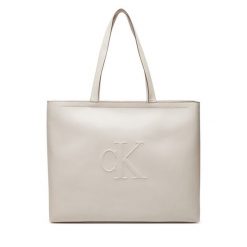 Torebka Calvin Klein Jeans. Torebki klasyczne damskie Calvin Klein Jeans, bez wzorów, z jeansu, bez dodatków. Za 319.99 zł.