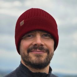 Czapka 100% Wełny Merino Fisherman Burgundry. Brązowe czapki męskie WOOLONA, bez wzorów, z wełny, sportowe. W wyprzedaży za 117.00 zł.