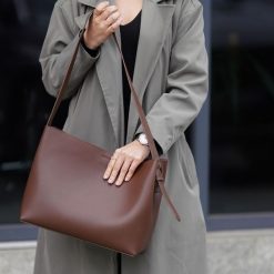 Shopper Solier FL40 Ellise c. brązowy. Brązowe shopper bag damskie Solier, bez wzorów, ze skóry. Za 359.00 zł.