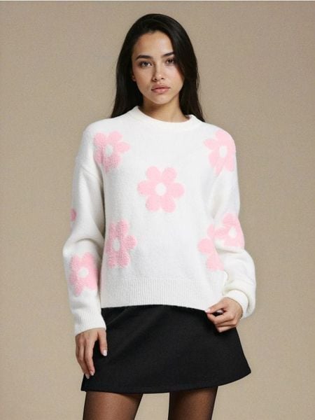 Sweter ze wzorem w kwiatki - kremowy. Białe swetry klasyczne damskie Sinsay, l, bez kołnierzyka. Za 59.99 zł.
