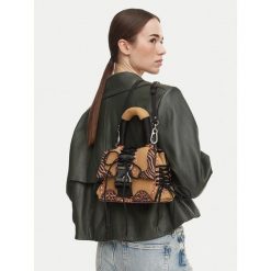 Torebka Steve Madden. Brązowe torebki klasyczne damskie Steve Madden, bez wzorów, bez dodatków. Za 519.99 zł.