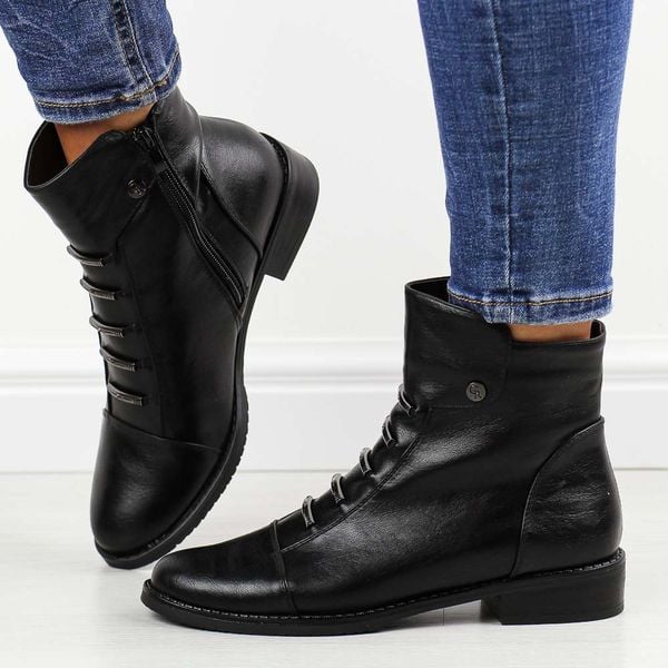 Czarne botki damskie zimowe Jezzi Asa62-16 Pu. Czarne botki damskie Jezzi, na jesień, ze skóry, biznesowe, bez obcasa, na obcasie, bez zapięcia. Za 249.00 zł.