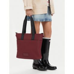Torebka Hunter. Czerwone torebki klasyczne damskie Hunter, bez wzorów, bez dodatków. Za 229.99 zł.