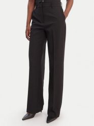 Guess Spodnie materiałowe W6RB02 WH9Y2 Czarny Regular Fit. Czarne spodnie materiałowe damskie Guess, z aplikacjami, z materiału. Za 479.99 zł.