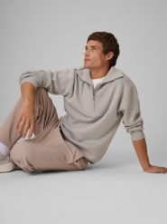 4F Sweter regular z wełną męski - szary XL. Szare swetry męskie 4f, l, bez wzorów, z jeansu, bez kołnierzyka. Za 269.99 zł.