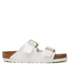 Klapki Birkenstock. Białe klapki damskie Birkenstock, bez wzorów, bez obcasa. Za 309.99 zł.