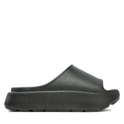 Klapki DeeZee. Czarne klapki damskie DeeZee, bez wzorów, bez obcasa. Za 59.99 zł.