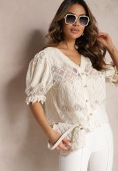 Beżowa Bluzka Prześwitująca w Ażurowe Wzory na Guziki Enriesa. Brązowe bluzki damskie Renee, w ażurowe wzory, boho, bez kołnierzyka, bez ramiączek. Za 74.99 zł.