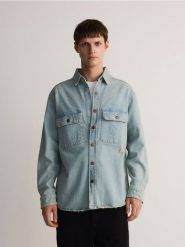 Jeansowa koszula comfort fit - niebieski. Niebieskie koszule męskie Reserved, l, bez wzorów, z bawełny, bez kołnierzyka, bez ramiączek. W wyprzedaży za 69.99 zł.