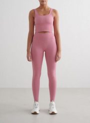 Damskie legginsy bezszwowe, prążkowane, wysoki stan, squat proof różowe. Czerwone legginsy sportowe damskie Aim'n, l, bez wzorów, z dzianiny, z podwyższonym stanem, na fitness i siłownię. Za 142.24 zł.