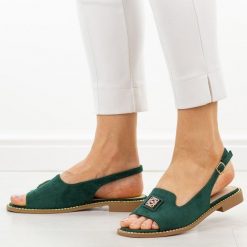 Zielone zamszowe płaskie sandały damskie S.Barski 6015. Zielone sandały damskie S.BARSKI, bez wzorów, z jeansu, bez obcasa, na płaskiej podeszwie. Za 169.00 zł.