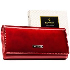 Duży, poziomy, czerwony portfel damski ze skóry naturalnej i ekologicznej zamykany zatrzaskiem - Rovicky. Czerwone portfele damskie ROVICKY, bez wzorów, ze skóry. Za 74.99 zł.