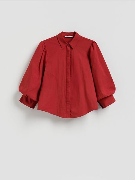 Koszula z bufiastymi rękawami - czerwony. Czerwone koszule damskie Reserved, l, bez wzorów, z bawełny, bez kołnierzyka, bez ramiączek. Za 139.99 zł.