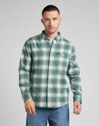 MĘSKA KOSZULA LEE RIVETED SHIRT L66IDODO 112321895. Koszule męskie Lee, l, bez wzorów, bez kołnierzyka, bez ramiączek. Za 129.99 zł.