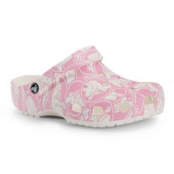 Klapki Crocs Classic Duke Print Clog. Czerwone klapki damskie Crocs, bez wzorów, bez obcasa. Za 129.99 zł.