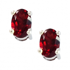 GRAPA 6 Srebrne kolczyki granat owal ca. 1 ct. Szare kolczyki damskie Braccatta, z granatem, srebrne, na sztyftcie. Za 125.00 zł.