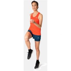 Koszulka tech. damska bez rękawów Odlo Tank crew neck ESSENTIAL. Brązowe bluzki sportowe damskie Odlo, bez wzorów, bez ramiączek. W wyprzedaży za 75.00 zł.