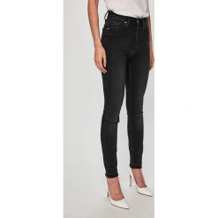 Calvin Klein Jeans - Jeansy. Czarne jeansy damskie Calvin Klein Jeans, z podwyższonym stanem. Za 499.90 zł.