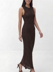 Strukturalna sukienka maxi - ciemnobrązowy. Brązowe sukienki damskie Reserved, l, bez wzorów, z dzianiny, bez kołnierzyka, bez ramiączek, maxi, dopasowane. Za 119.99 zł.
