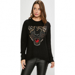 Guess Jeans - Sweter Cyndi. Czarne swetry klasyczne damskie Guess Jeans, s, z dzianiny, bez kołnierzyka. W wyprzedaży za 329.90 zł.