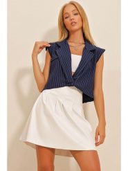 Trend Alacati Bluzka w kolorze granatowym rozmiar: M. Niebieskie bluzki damskie Trend Alacati, m, bez wzorów, bez kołnierzyka, bez ramiączek. Za 73.95 zł.