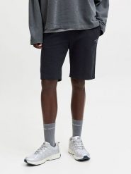 Jack & Jones Szorty dresowe "Gordon" w kolorze czarnym rozmiar: L. Czarne szorty męskie Jack & Jones, z bawełny, bez kołnierzyka. Za 79.03 zł.