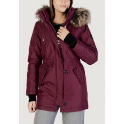 Parka Kobieta ONLY ONLIRIS FUR WINTER PARKA CC 2023 OTW. Czerwone parki damskie Only, na zimę, bez wzorów. W wyprzedaży za 335.20 zł.