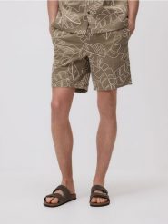 Szorty regular fit - oliwkowy. Zielone szorty męskie Reserved, z bawełny, bez kołnierzyka. Za 129.99 zł.