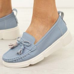 Niebieskie skórzane mokasyny damskie Vinceza 88041. Niebieskie mokasyny damskie VINCEZA, z jeansu. Za 219.00 zł.