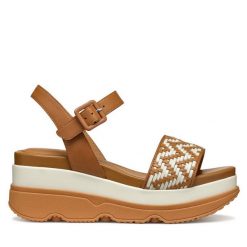 Sandały Geox. Brązowe sandały damskie Geox, bez wzorów, bez obcasa, na koturnie. Za 399.99 zł.