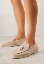 Ciemnobeżowe Mokasyny z Imitacji Zamszu Zdobione Zawieszką i Przeszyciem Aezoris. Brązowe mokasyny damskie Renee, z jeansu. Za 99.99 zł.