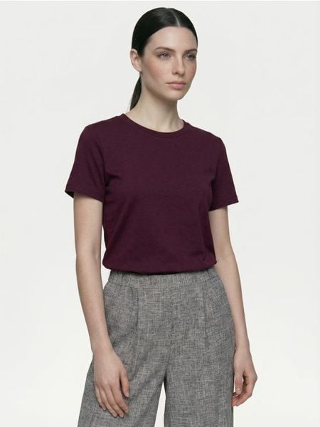 Koszulka w paski z domieszką wiskozy - czerwony. Czerwone t-shirty damskie Sinsay, l, bez wzorów, z wiskozy, bez kołnierzyka. Za 25.99 zł.
