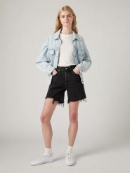 Levi's Szorty w kolorze czarnym rozmiar: W33. Czarne szorty damskie Levi's, z aplikacjami, z bawełny, klasyczne. Za 122.96 zł.